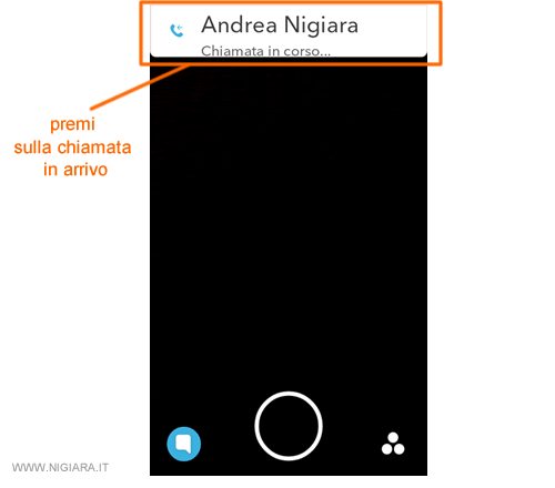 pigia sul nome della persona nel messaggio in alto sullo schermo del telefonino