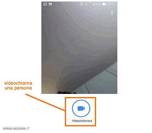 premi sul simbolo della videocamera per videochiamare una persona