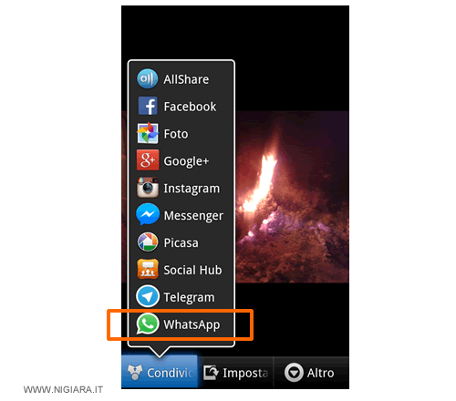 scegli di condividere la foto su Whatsapp