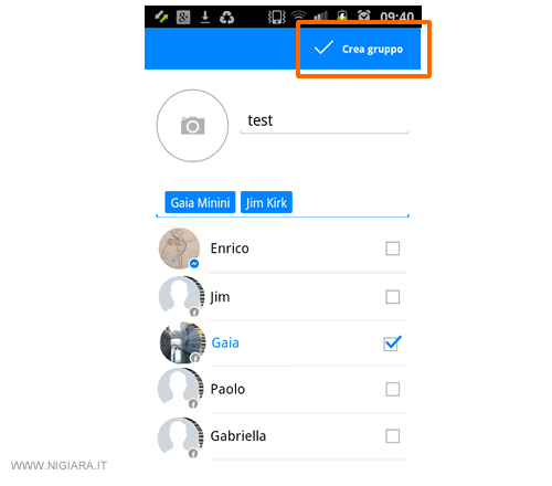 clicca sul pulsante Crea gruppo in alto a destra sul display touchscreen